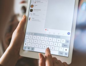 3 Ways to Connect with Friends Without Leaving Your Twenty20 Home Blog List2